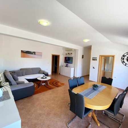 Apartments Saric 비오그라드나모루 외부 사진