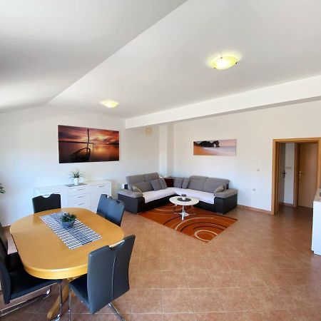 Apartments Saric 비오그라드나모루 외부 사진