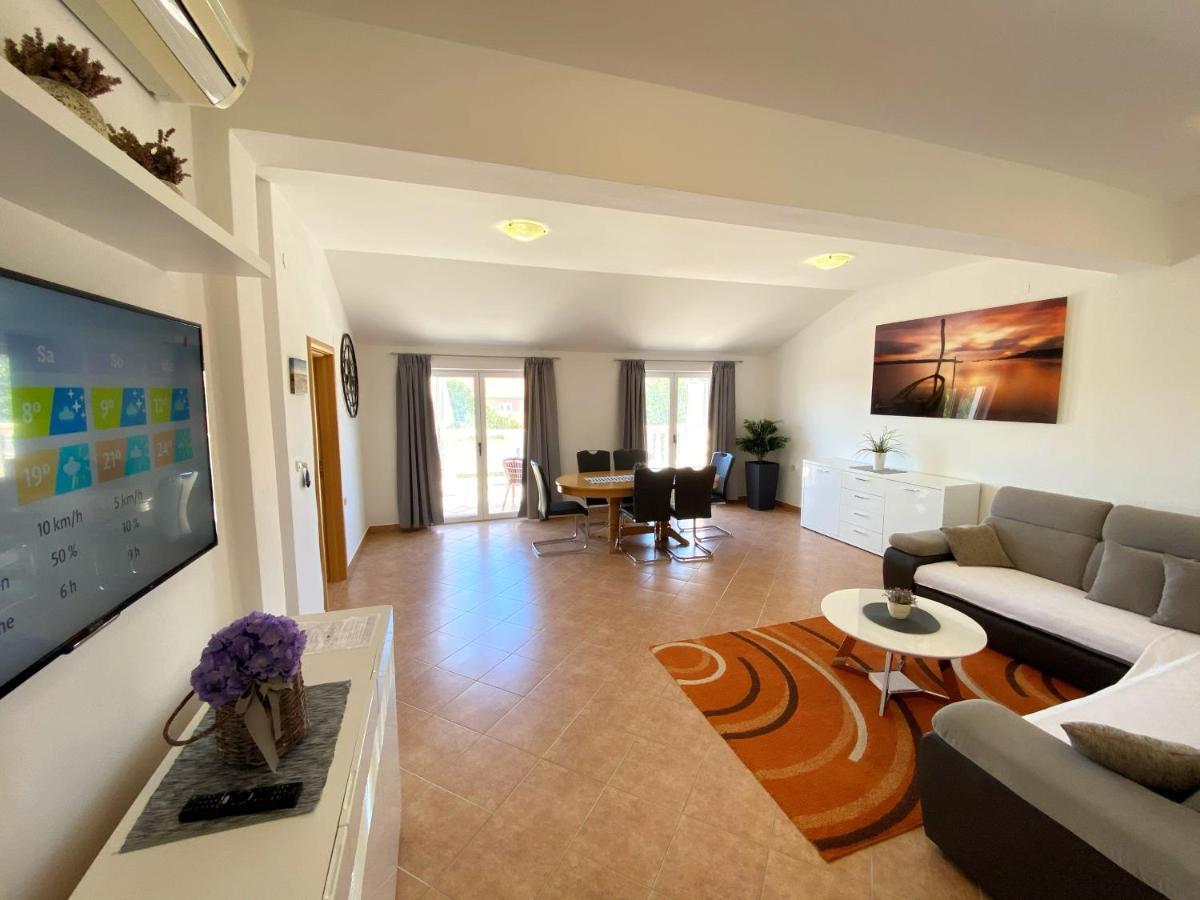 Apartments Saric 비오그라드나모루 외부 사진
