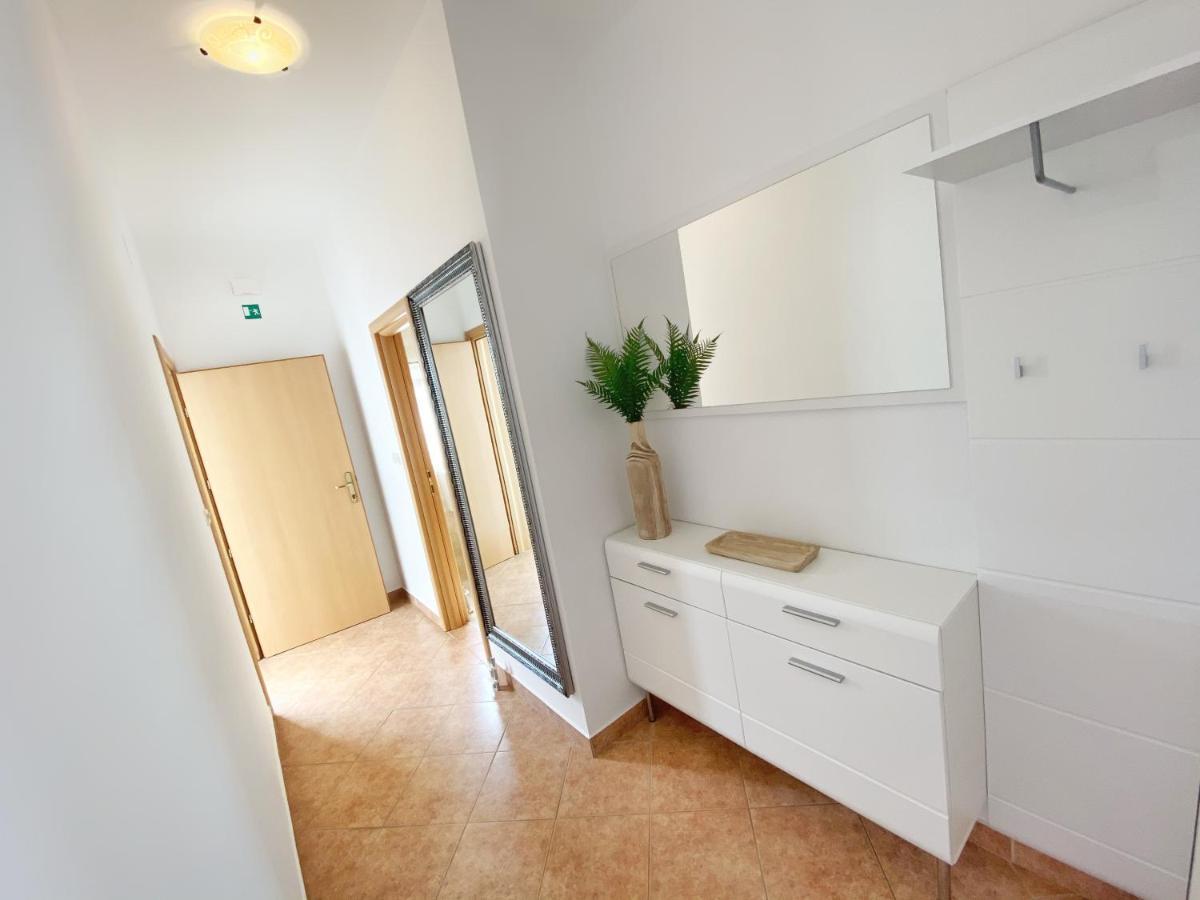 Apartments Saric 비오그라드나모루 외부 사진