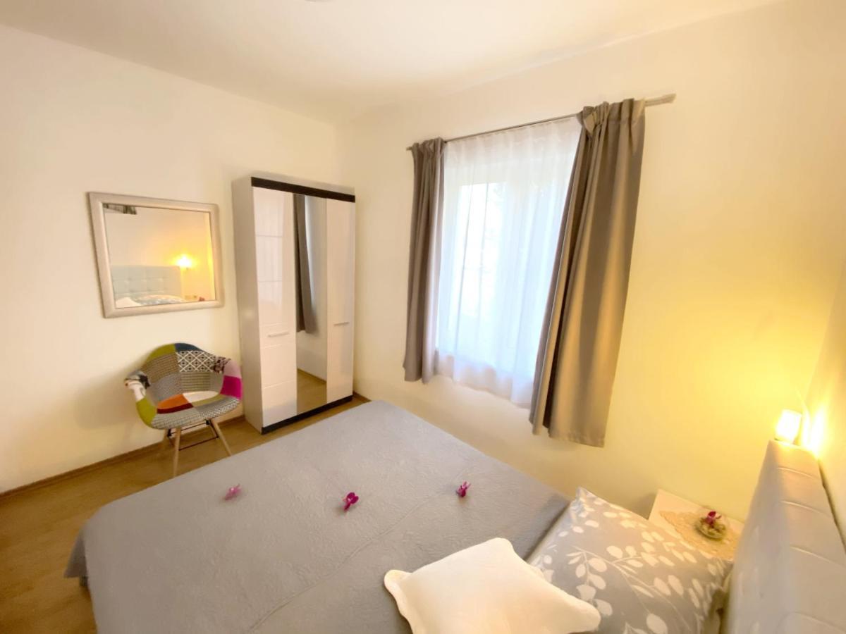 Apartments Saric 비오그라드나모루 외부 사진