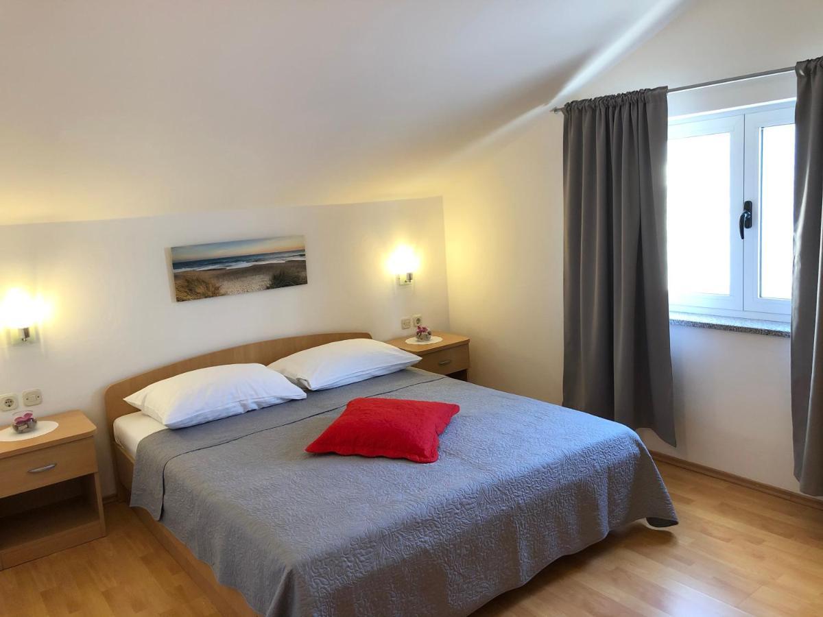 Apartments Saric 비오그라드나모루 외부 사진